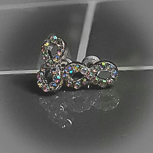 Beautiful Crystal and Silver Infinity Earrings - Picture 1 of 3